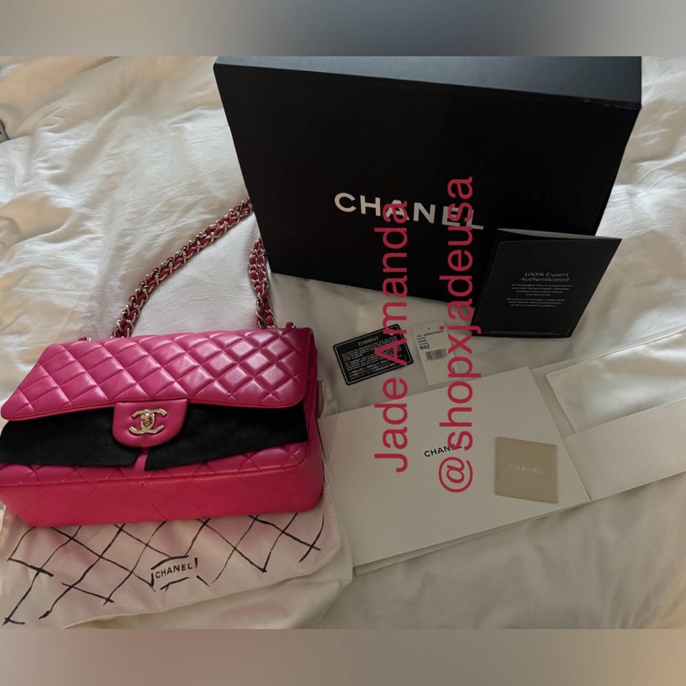 CHANEL
Classic Jumbo Double Flap Bag - Picture 3 of 16